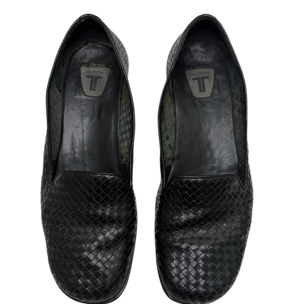 TROTTERS Weave Style Heeled Black Leather Loafers Size 9.5